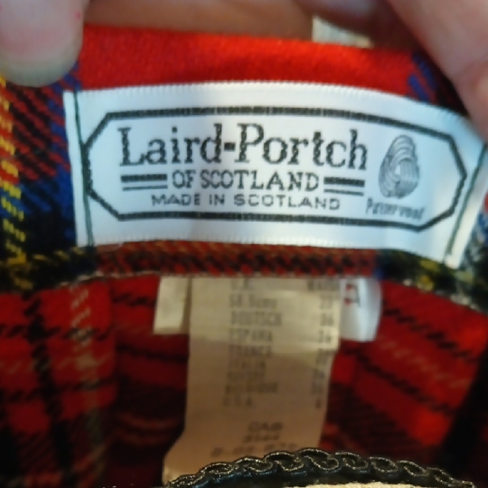 Scottish Laird Porch Women's Size 6 Plaid Red Skirt With Pin - Picture 2 of 4
